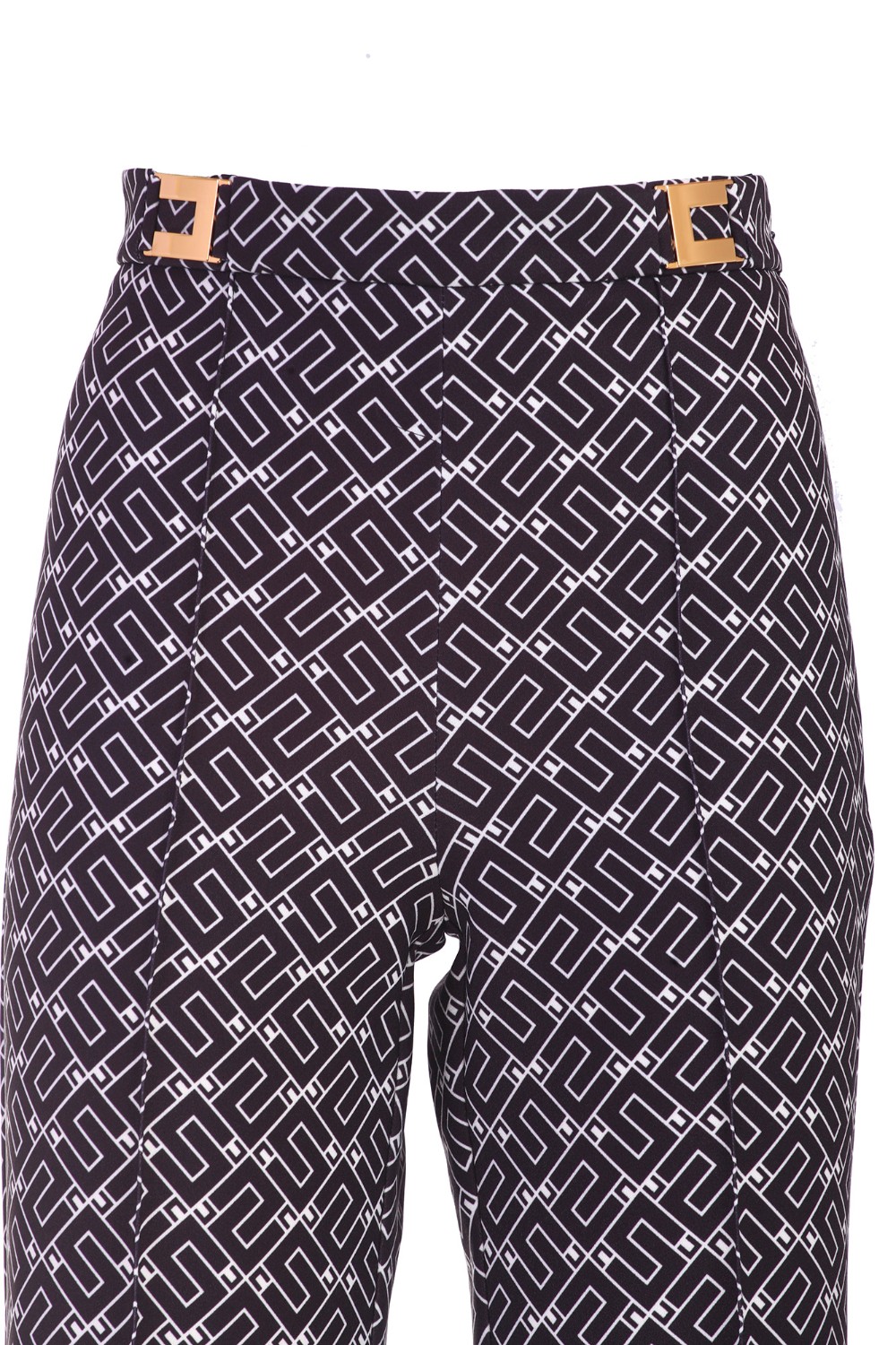 shop ELISABETTA FRANCHI Saldi Pantalone: Elisabetta Franchi pantalone palazzo in crêpe con stampa logo.
Pantalone a palazzo con vita alta in doppio crêpe stretch con stampa logo all-over. 
Applicazione di placche logo in metallo dorato sui fianchi.
Zip invisibile sul fianco.
Accessorio in metallo dorato.
Composizione: 95% Poliestere 05% Elastane.
Fabbricato in Italia.. PA00336E2-685NERO/BURRO number 2499756